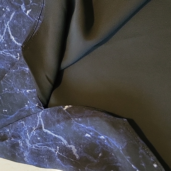 Kismet V neck Top - Picture 4 of 5